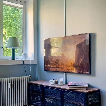 Corner Flat With High Ceilings In Fredensborg *