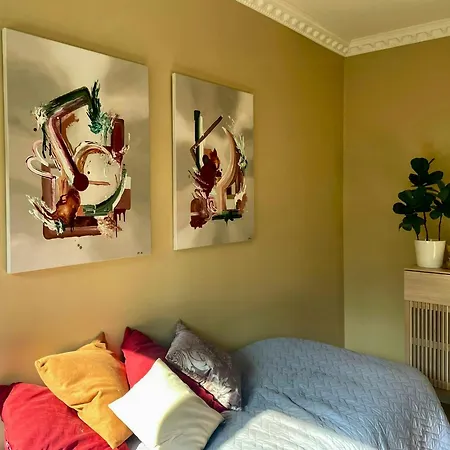 Corner Flat With High Ceilings In Fredensborg Oslo
